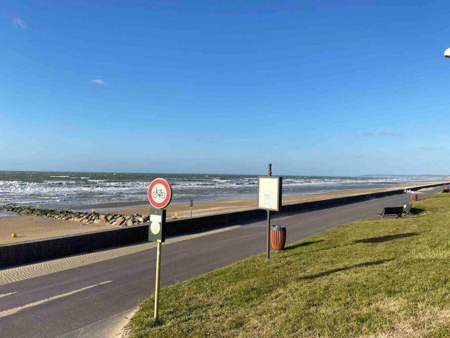 L'Echappee Cabourgeaise Apartment Exterior photo